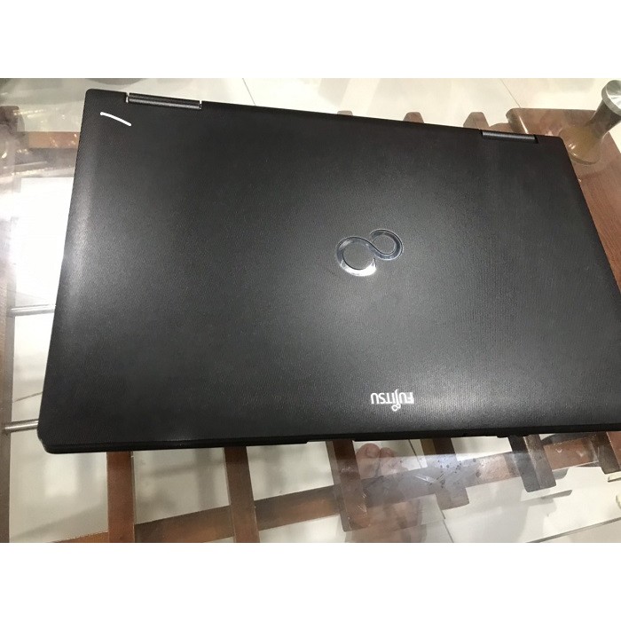 laptop fujisu 561D core i5 ram 4gb hdd 320gb 15.6 inch xach tay nhật bền đẹp zin