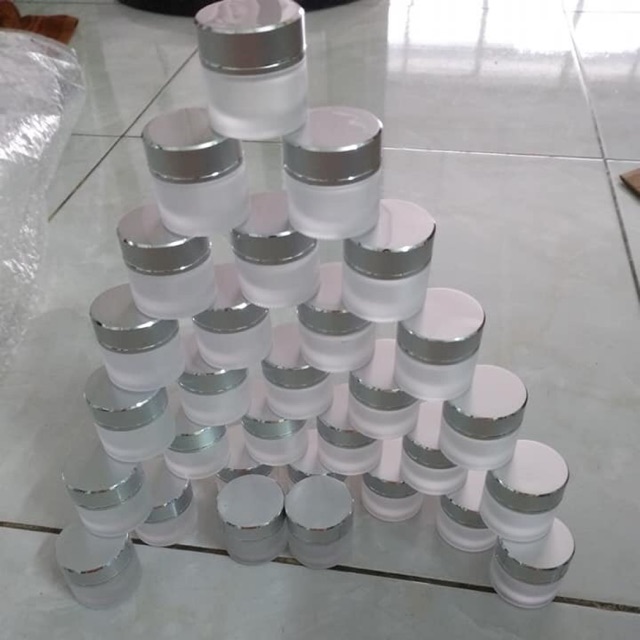 10 Hũ chiết kem 10g-20g-30g thuỷ tinh nắp bạc