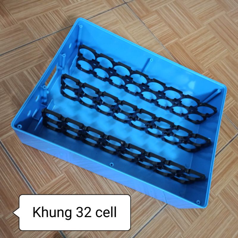 Vỏ dùng lắp pin, chứa được 32 cell 32650 hoặc 16 cell 33140