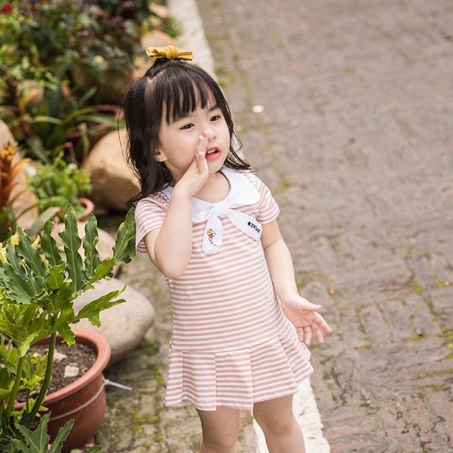 VÁY KẺ NƠ BÉ GÁI