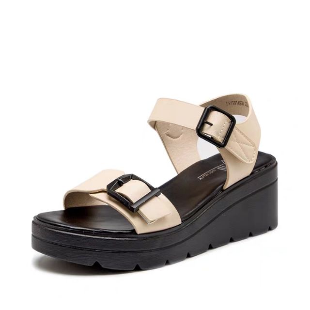 Sandal Dusto sale off
