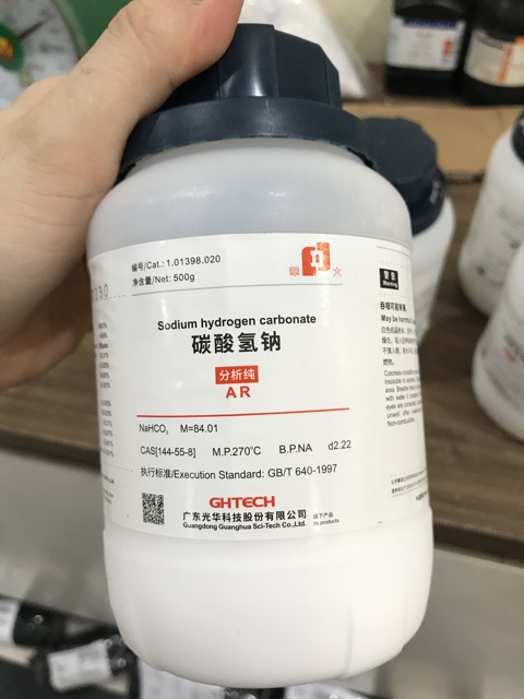 Hóa chất Sodium hydrogen carbonate NaHCO3 99.5% lọ 500g natri cacbonat Xilong CAS 144-55-8