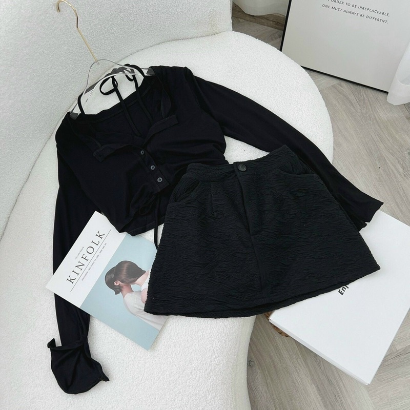 SET ÁO 2 DÂY KÈM KHOÁC CROP NÚT ĐEN + CHÂN VÁY Ô KẺ