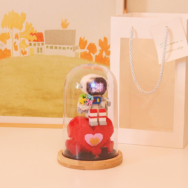 Lego Phi hành gia đèn led mẫu mới kèm lồng mica đế gỗ