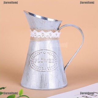 Bình hoa kim loại kiểu dáng cổ điển