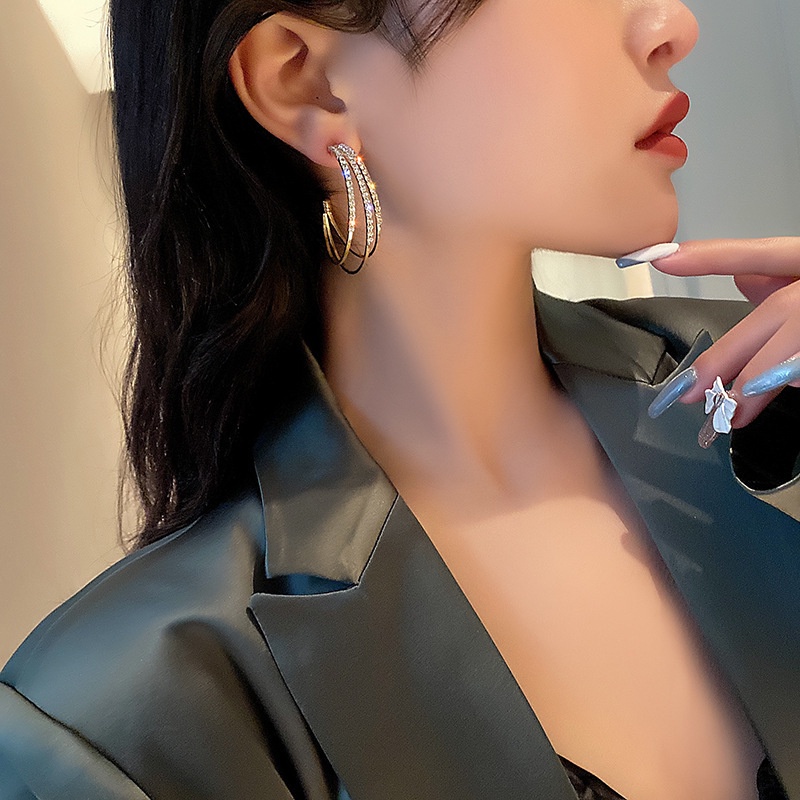 1 Khuyên Tai Hình Chữ C Đính Đá Thời Trang Cho Nữ