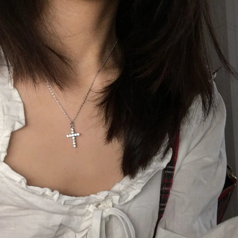 Vòng cổ Dài Mặt Thánh Giá Đính Đá Pha Lê Thời Trang Cho Nam Và Nữ
