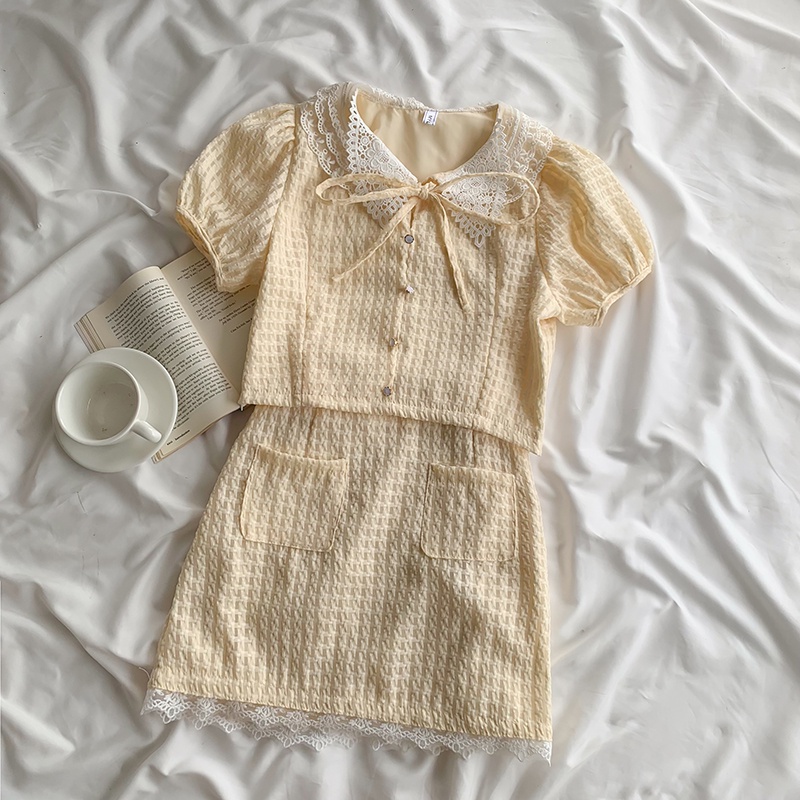 Set Áo Croptop Cổ Búp Bê Tay Phồng + Chân Váy Mini Lưng Cao Màu Vàng Nhạt Ngọt Ngào Thời Trang Mùa Hè Cho Nữ