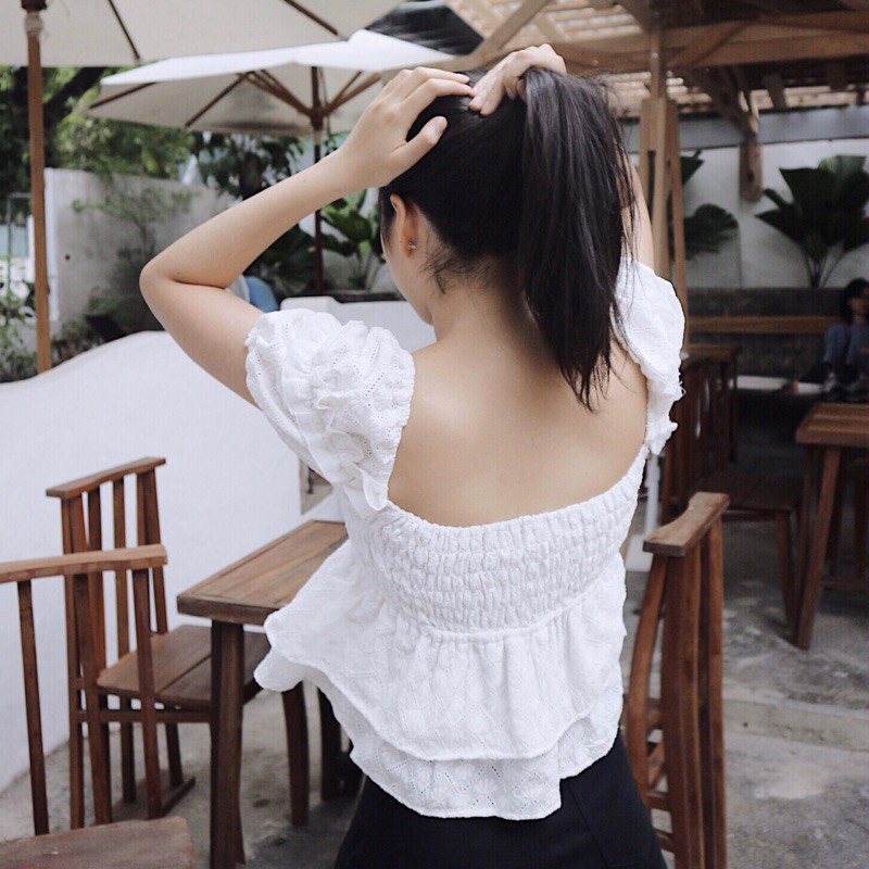 Áo thêu hoa viền ren