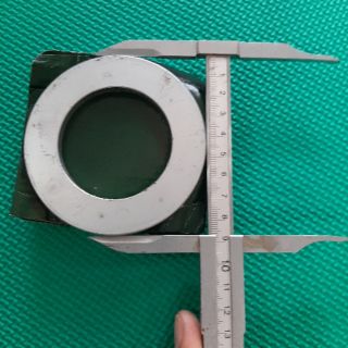 Nam châm trắng từ Neo vĩnh cửu đường kính 8.7cm dày 0.7cm có mẻ 1 chút cực mạnh. 589nhattao