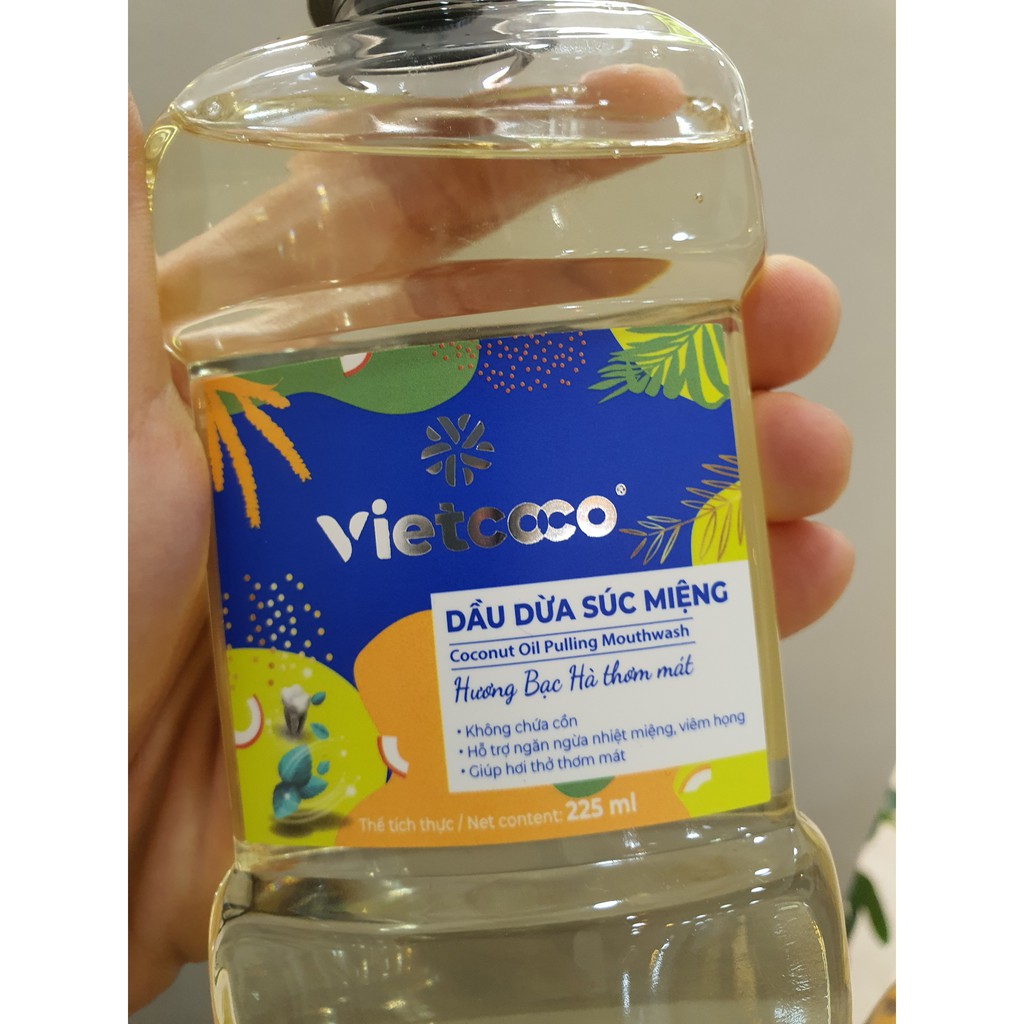 Dầu dừa súc miệng hương bạc hà thơm mát Vietcoco chai 225ml