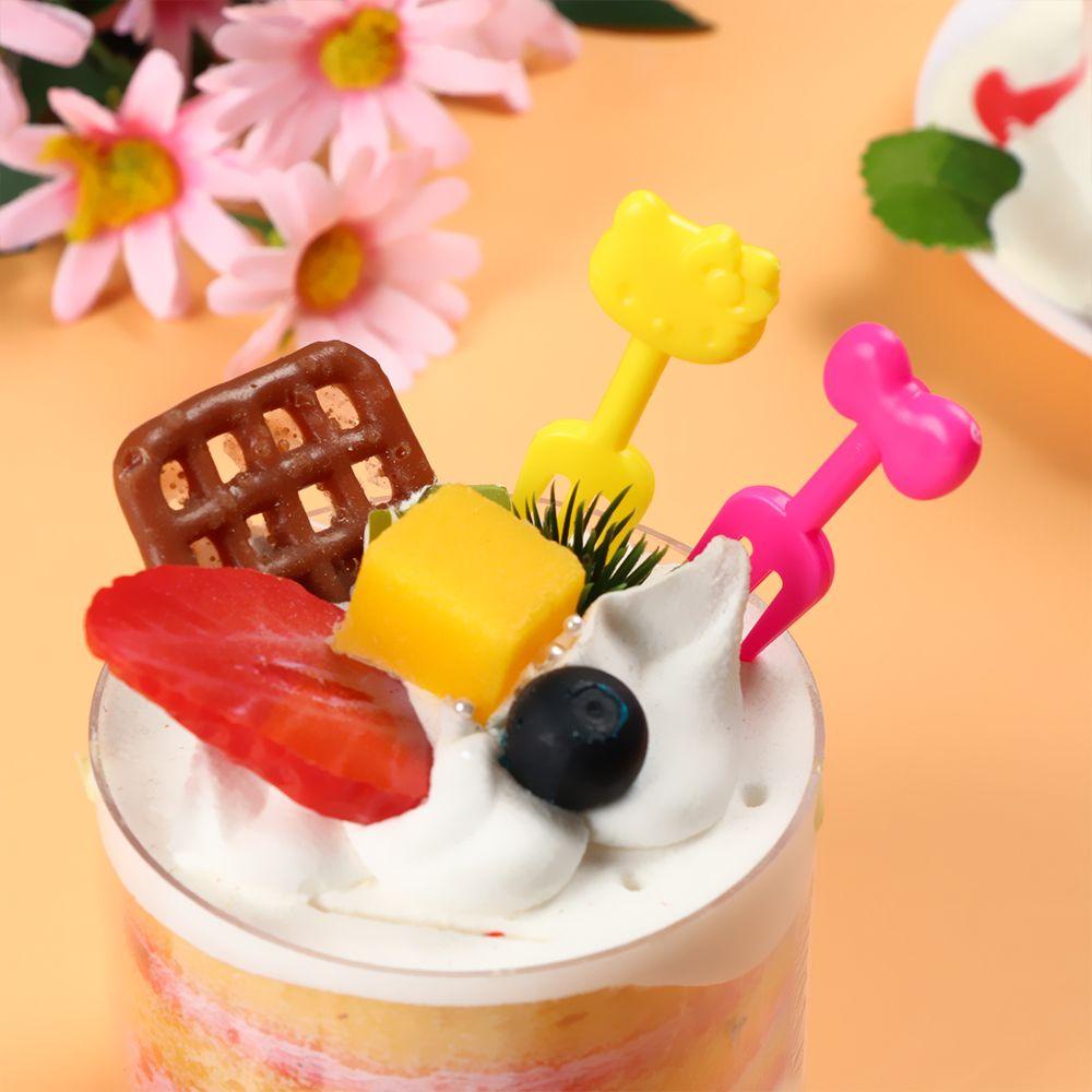 Nĩa Ăn Trái Cây Họa Tiết Hoạt Hình DIY 1 Cho Bé