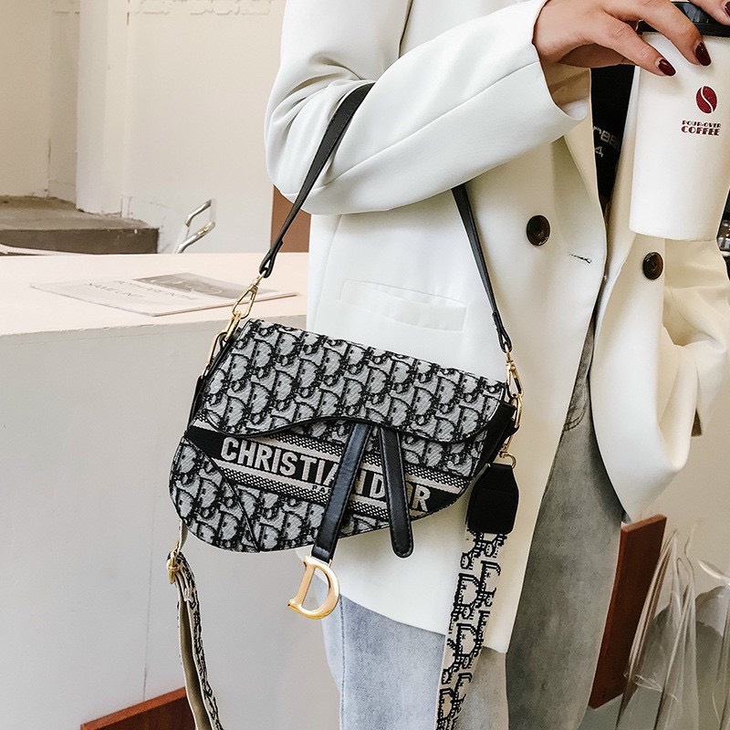 Túi đeo chéo nữ yên ngựa giá rẻ đẹp đi chơi phong cách thời trang hàn quốc dễ thương cute DC267