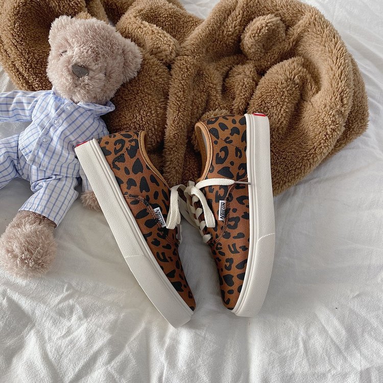 [ Mã 66CBSALE giảm 30K đơn 200K] Giày thể thao đế bằng in họa tiết da báo thời trang năng động | BigBuy360 - bigbuy360.vn