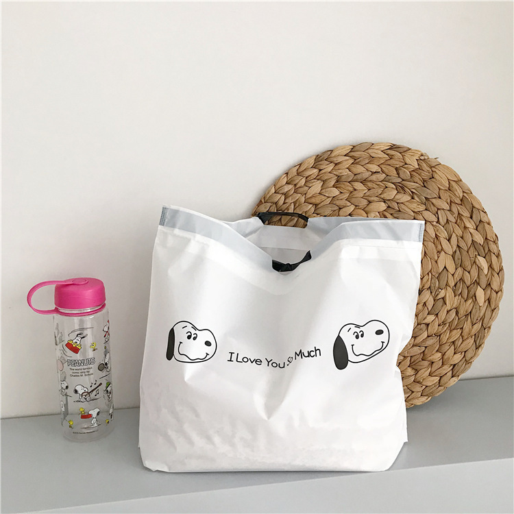 Túi đựng đồ dùng phối dây rút kích thước 39x30cm in họa tiết hoạt hình Snoopy đáng yêu có thể tái sử dụng tiện lợi