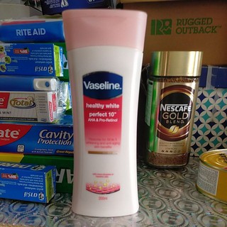 VASELINE SỮA DƯỠNG THỂ TRẮNG DA