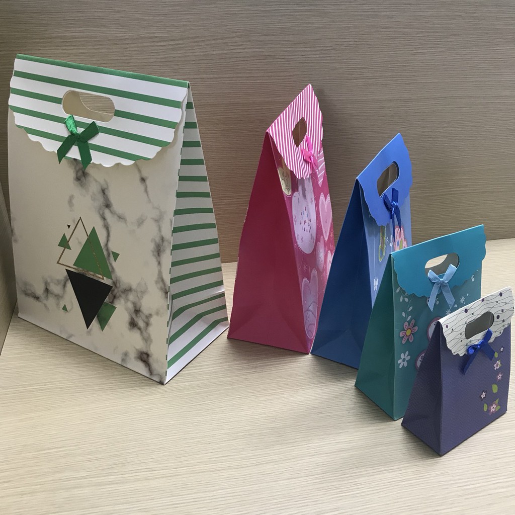 Túi quà giấy nhiều màu sắc có nắp gập dính hàng đẹp (1 lố=12 cái)