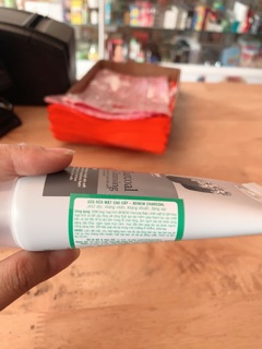Sửa rửa mặt benew than hoạt tính