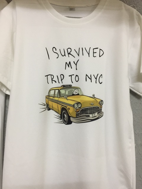 Áo thun I Survived my trip to NYC Spiderman | BigBuy360 - bigbuy360.vn
