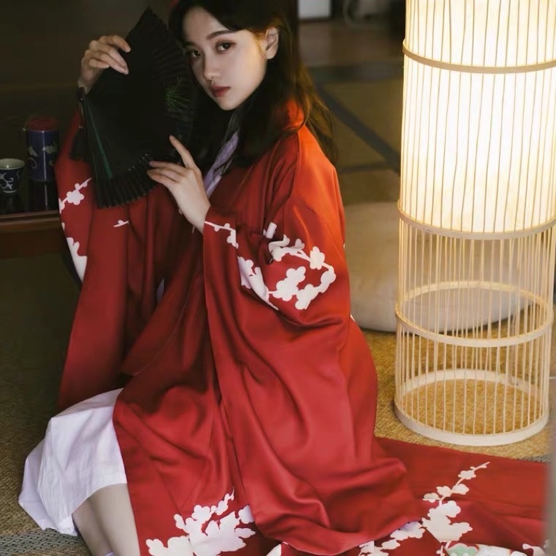 Trang phục nhật bản kimono đỏ dài