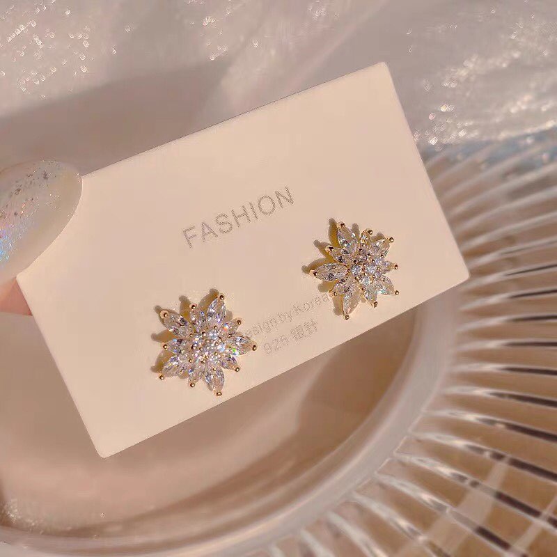 LOẠI ĐẸP Khuyên tai tuyết đá nhẹ nhàng thanh lịch KT318