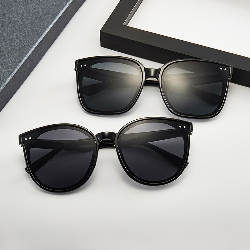 Kính Mát Nam Nữ Thời Trang Chống Tia Cực Tím Bảo Vệ Mắt Cá Tính Mới Nhất Năm 2021 | BigBuy360 - bigbuy360.vn