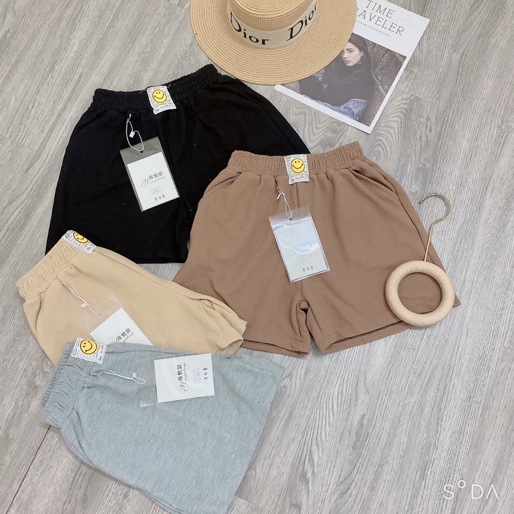 Quần short cotton  cạp hình mặt cười