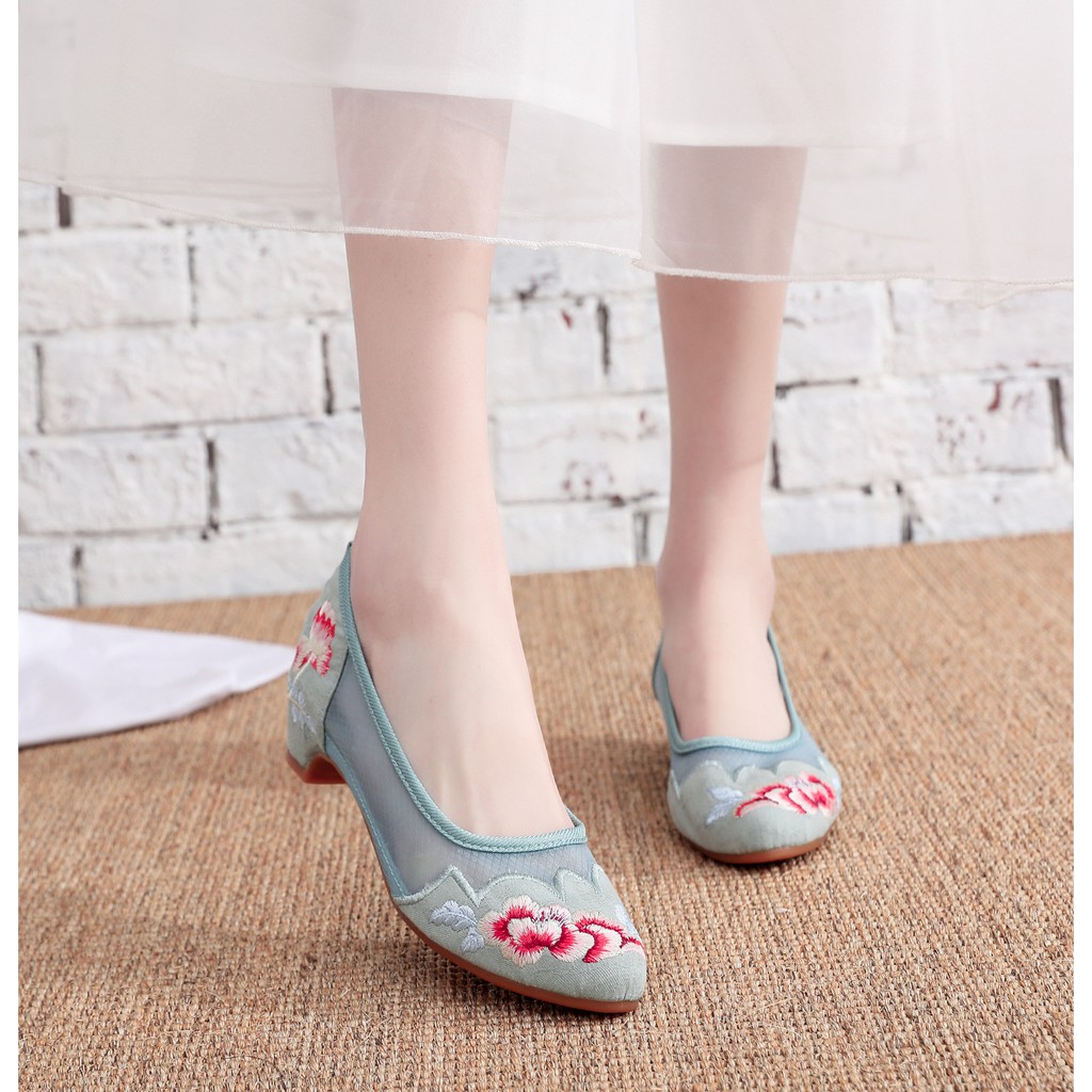 Giày thêu hoa mũi nhọn vải lưới GT033