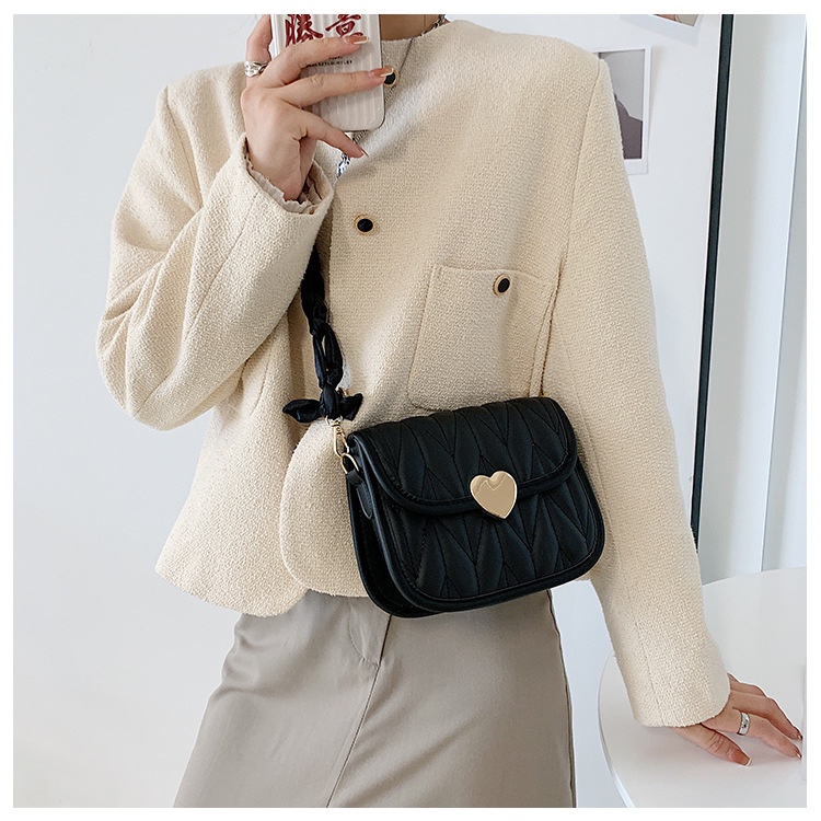 Túi xách nữ, túi đeo chéo da trần, nắp khóa trái tim, dây đeo chéo cá tính Little_Lisa_Store 419