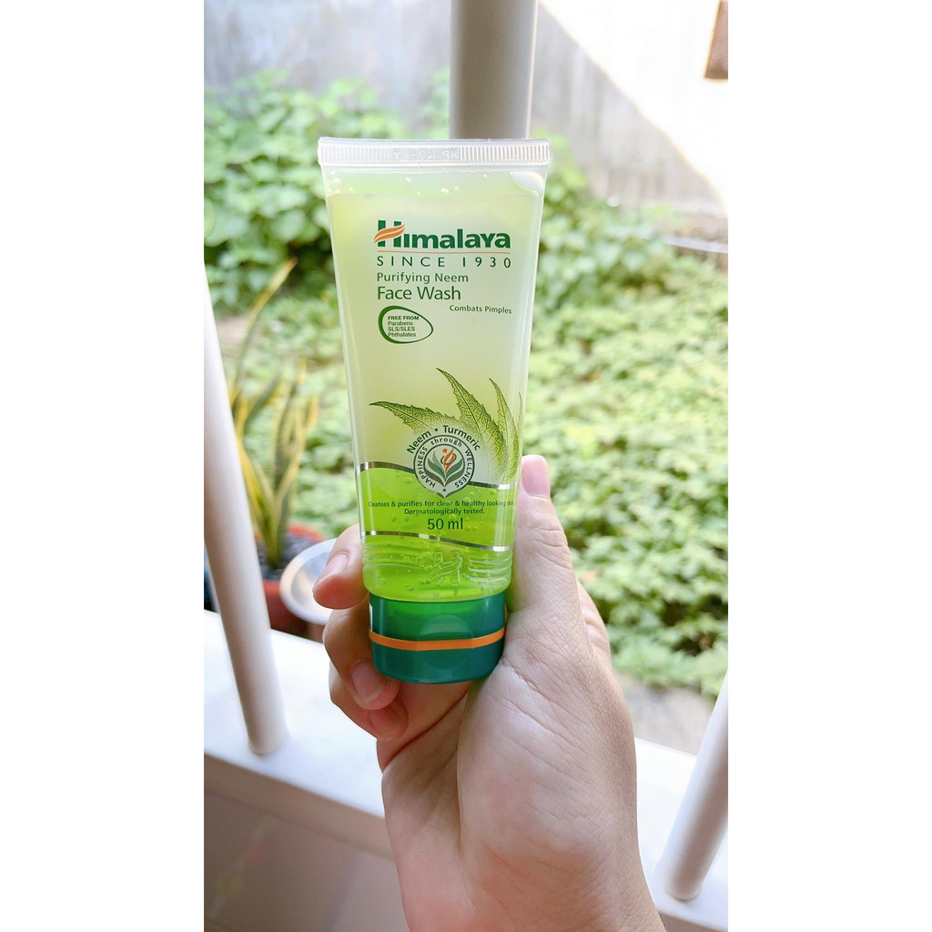 Sữa rửa mặt giảm mụn mờ thâm và sạch dầu thừa Himalaya Purifying Neem Face Wash 50ml