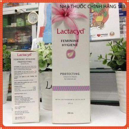 Dung dịch vệ sinh Lactacyd Feminine Hygiene Protecting tím - Hỗ trợ giảm viêm ngứa vùng kín (Chai 250ml)