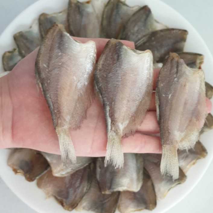 Khô cá sặc bướm sặc nhỏ chính gốc chất lượng thơm ngon , nhiều thịt dai giòn dùng làm gỏi ,chiên Thiên Tú Foods