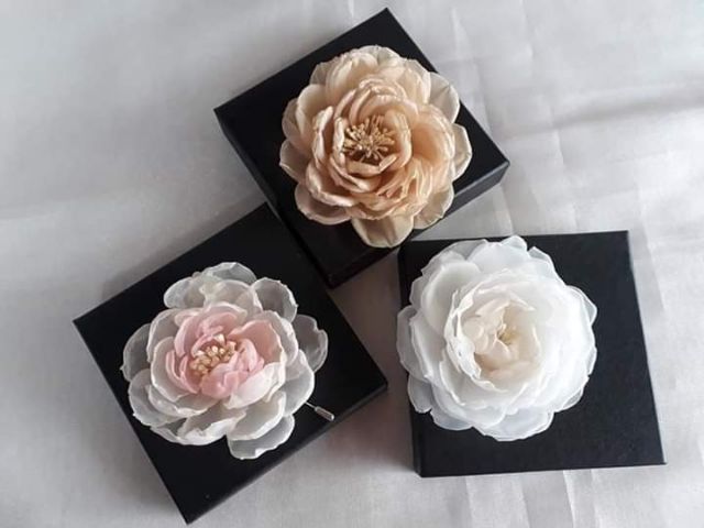 Hộp đựng hoa cài áo