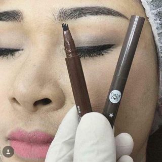 Bút chì mày phẩy sợi 4D