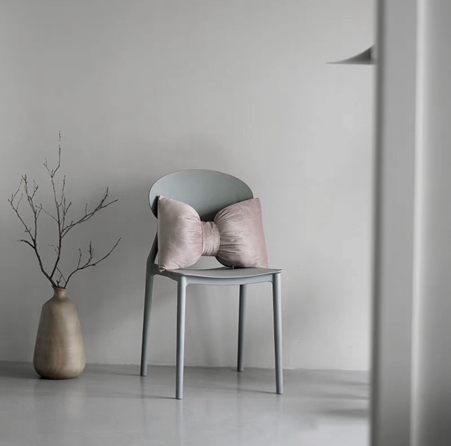 Gối hình nơ cách điệu trang trí sofa, phòng ngủ sang trọng