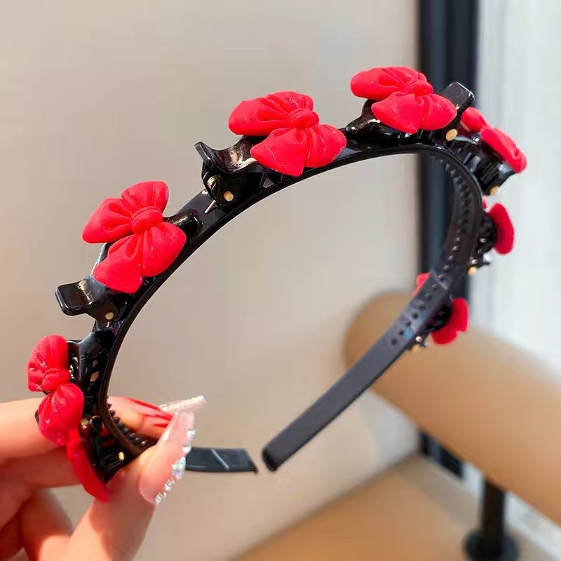 Bờm tóc đính hột sang trọng, kẹp tóc hàn quốc tóc gọn gàng,chắc chắn đánh yêu cho bé gái