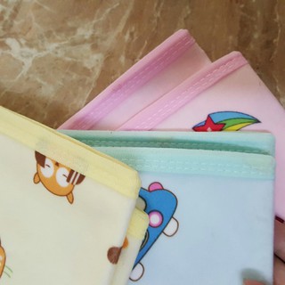 Chiếu lót cao su chống thấm Hiền Trang cho bé. Tấm lót chống tràn ngược cho trẻ sơ sinh - 2X MART