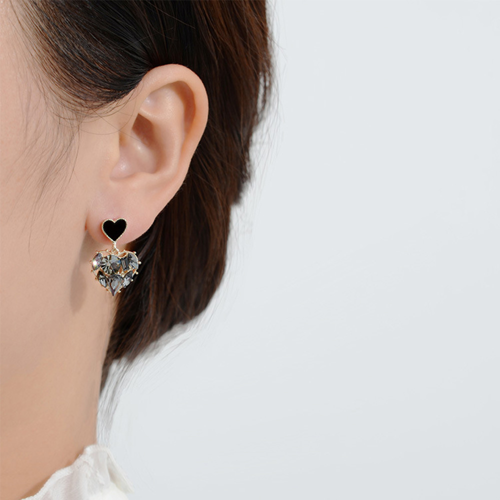 Bông Tai Nữ Trang Tạo Hình Trái Tim Độc Đáo