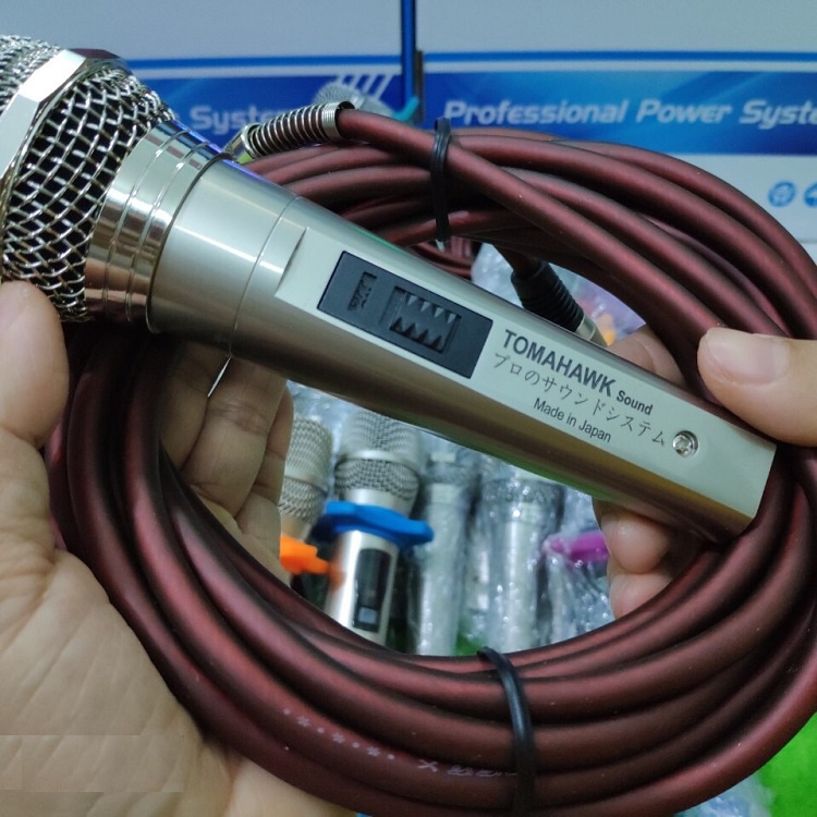 Micro TOMAHAWK Chuyên Hát Karaoke, Made In Japan, Dây Dài 6m, Hút Giọng - Hát Nhẹ - Chống Hú - Khung INOX Chắc Chắn