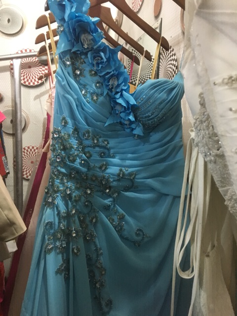 Thanh lý váy cưới giá rẻ