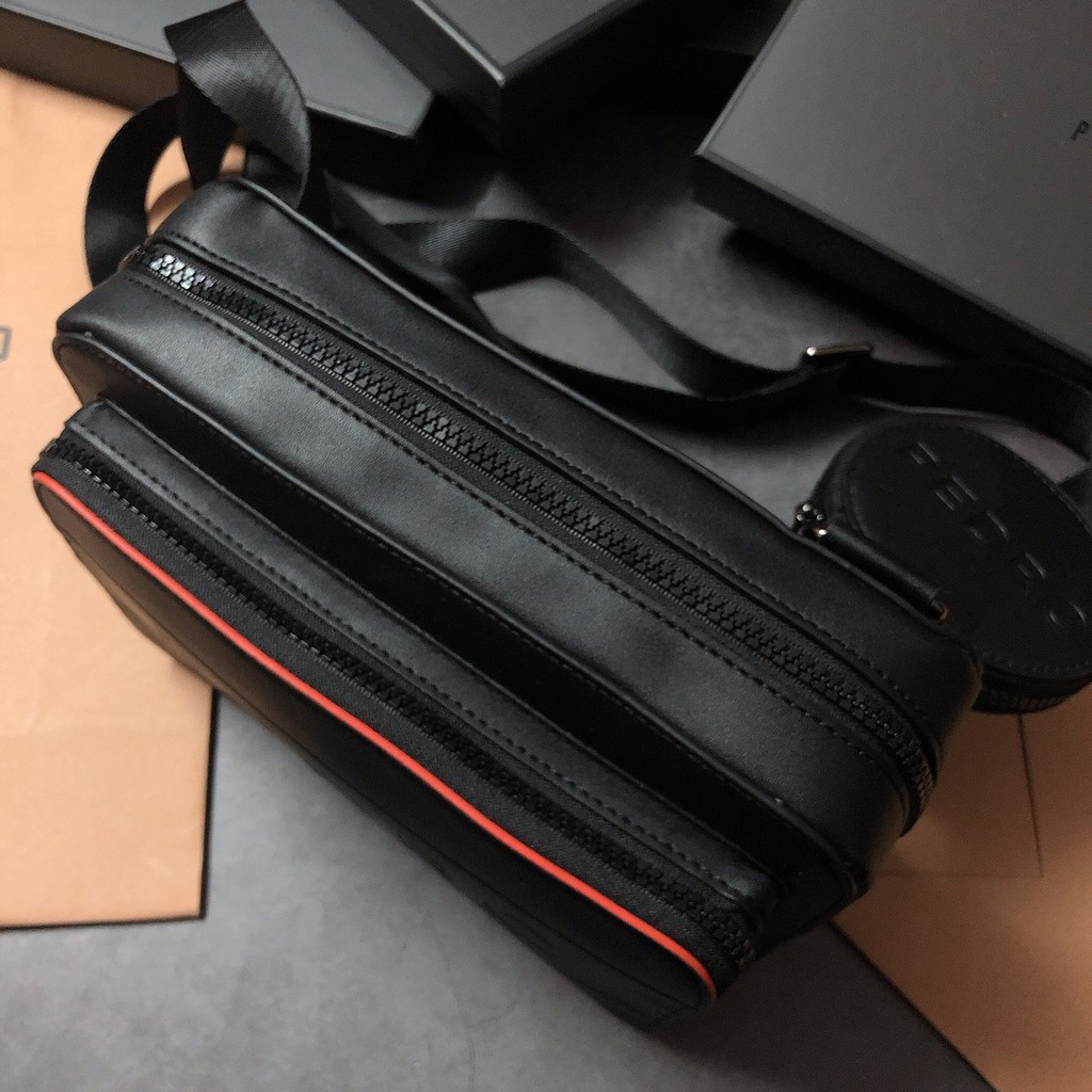 Túi nam Pedro ngang chữ to PM13 | BigBuy360 - bigbuy360.vn