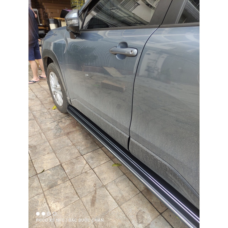 Bậc lên xuống, bệ bước chân ô tô cho Toyota Cross ( Khách muốn khắc laze lên mặt bậc vui lòng để lại sdt trong phần chat