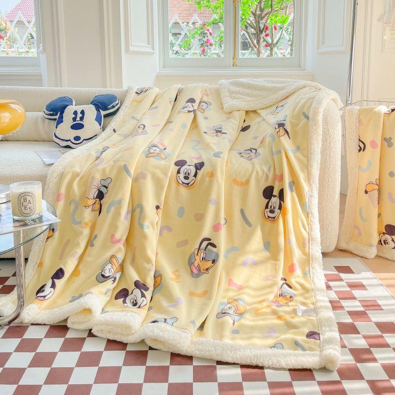 Chăn Lông Cừu Dày Dặn Đa Chức Năng Họa Tiết Gấu Dâu Tây Disney Dễ Thương