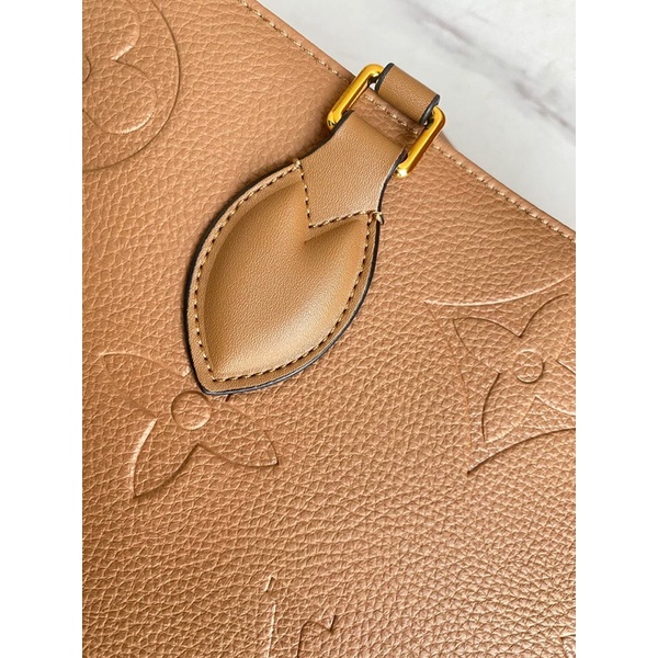 Túi xách nữ thương hiệu Louis Vuitton LV dòng on the go size 35 chất liệu da thật cao cấp phiên bản logo to