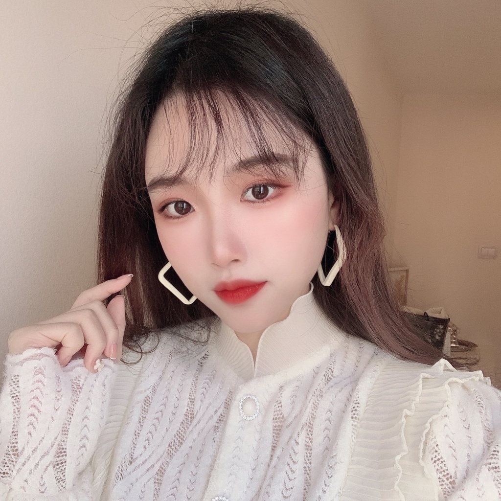 Bông tai Bell Mew khoen vuông mịn lì sang chảnh BT271