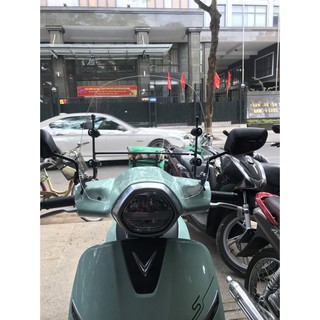 Kính chắn gió xe máy điện Vifast Klaza