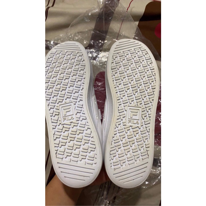 Giày Fila size 240