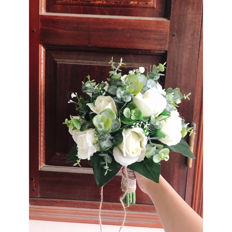 [NOWSHIP]- Bó hoa cưới sáp thơm cầm tay cô dâu màu kem điểm lá xanh độc quyền tại Shop