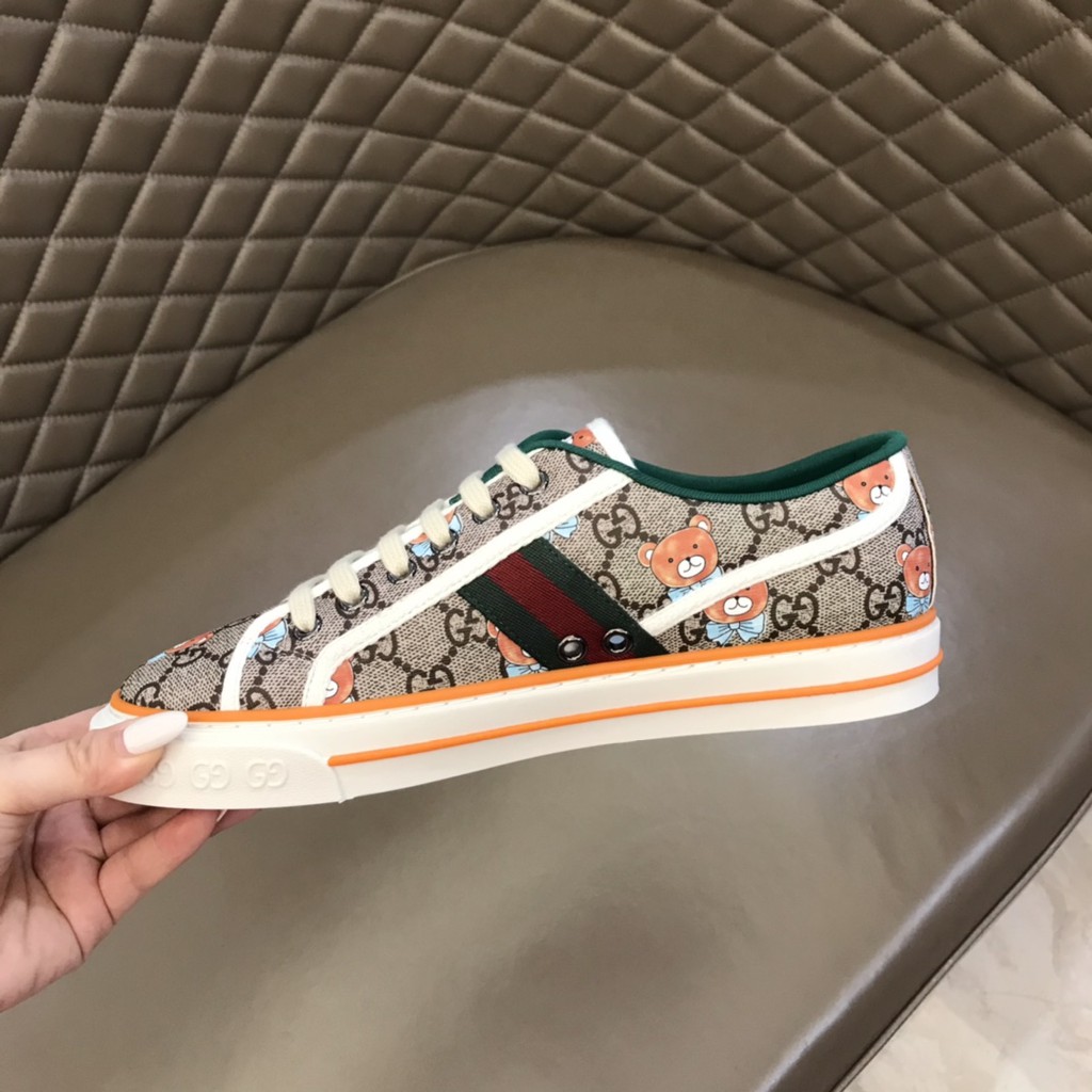 Giày sneakers nam da thật GUCCI GG GC thiết kế bắt mắt và ấn tượng với họa tiết kết hợp cổ điển và hiện đại