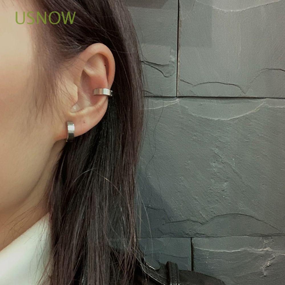 Khuyên Tai Dạng Kẹp Tròn Bằng Thép Titan Phong Cách Punk Hàn Quốc Cá Tính Không Xỏ Khuyên Nhiều Màu Sắc